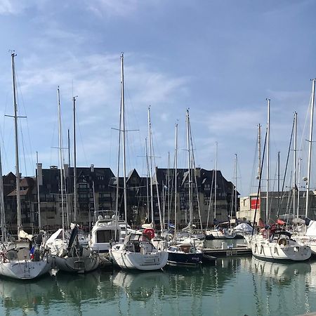 Ferienwohnung Le Pullman Deauville Exterior foto