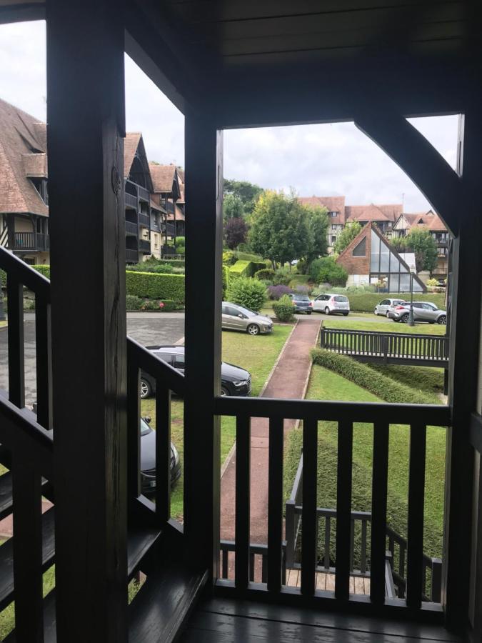 Ferienwohnung Le Pullman Deauville Exterior foto