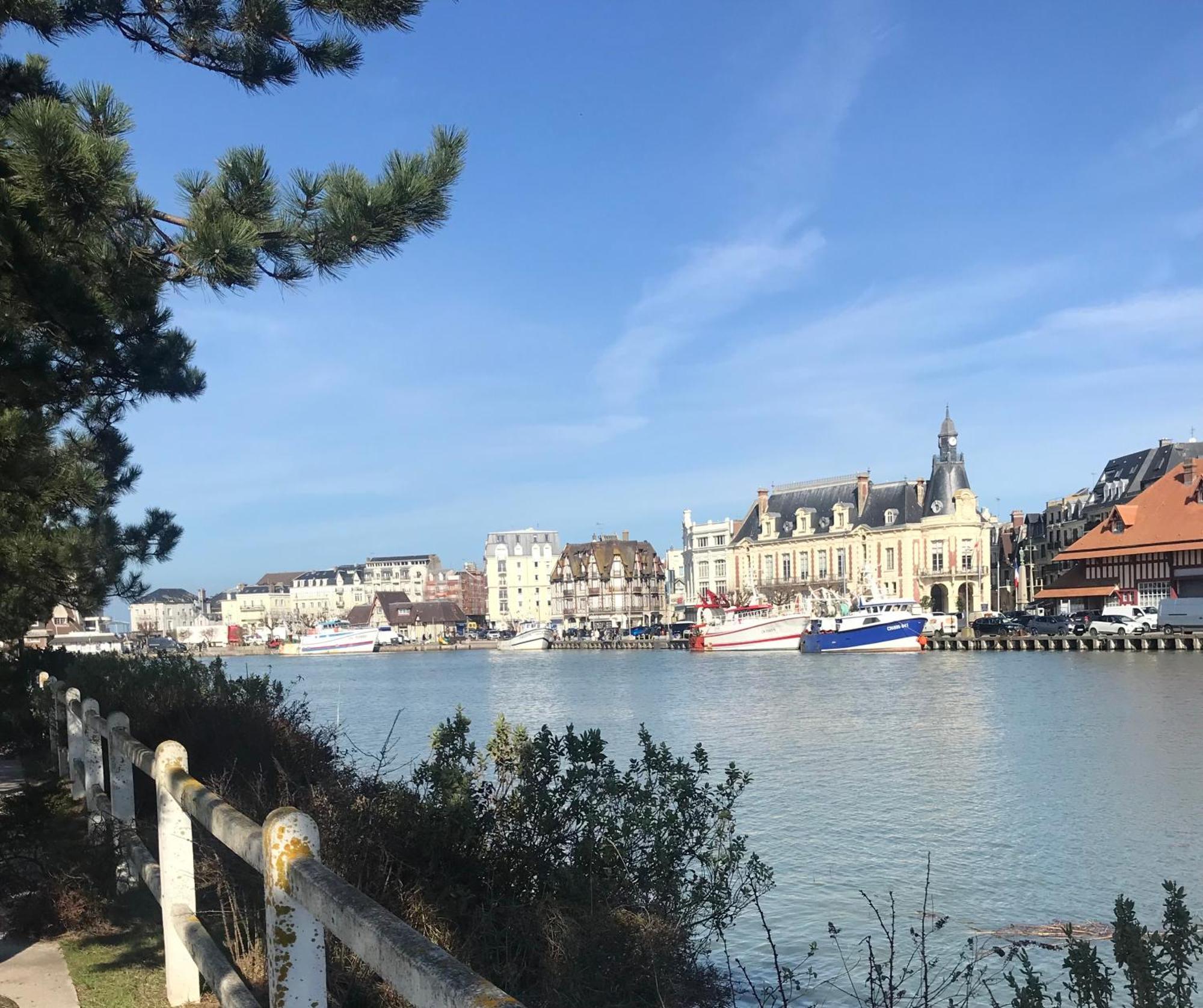 Ferienwohnung Le Pullman Deauville Exterior foto