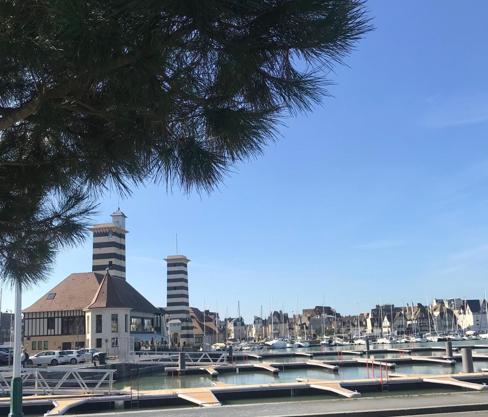 Ferienwohnung Le Pullman Deauville Exterior foto