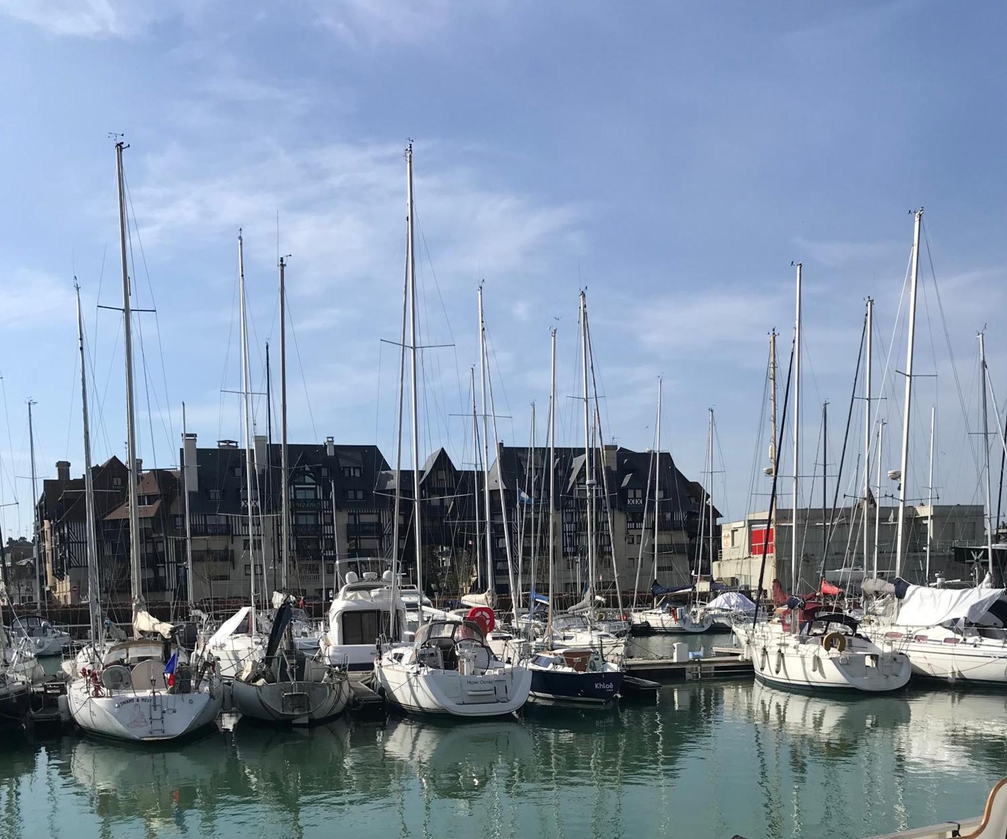 Ferienwohnung Le Pullman Deauville Exterior foto